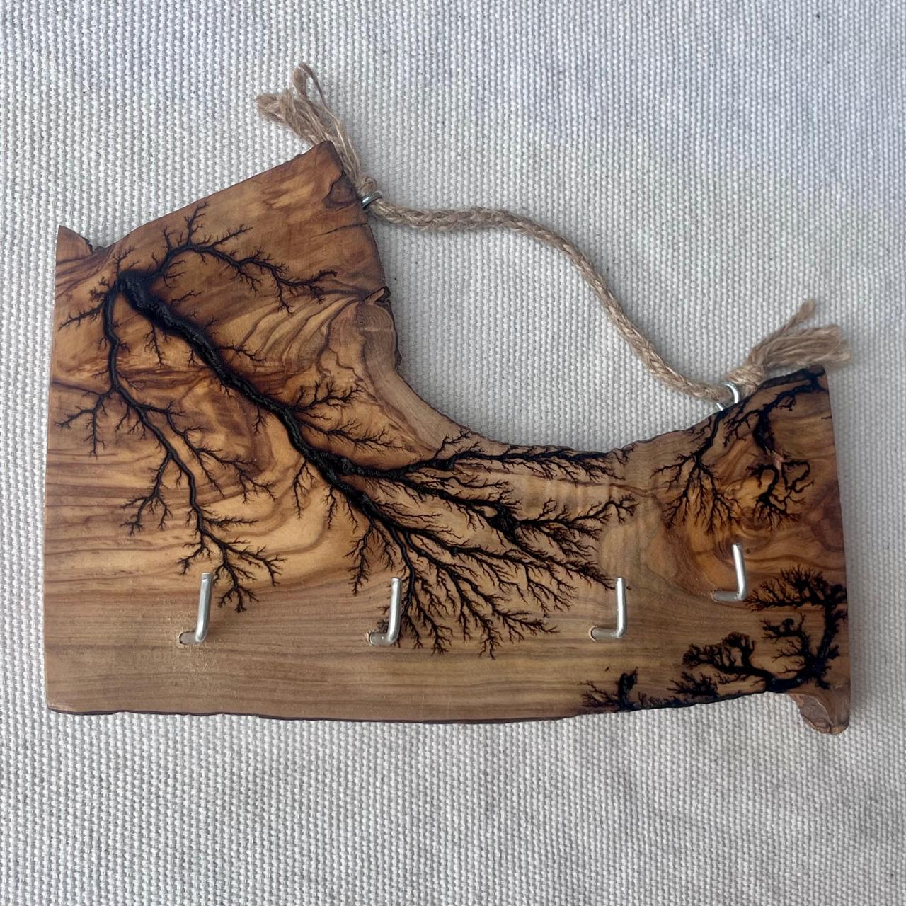 Olive Wood Live Edge Key Holder - صورة 10