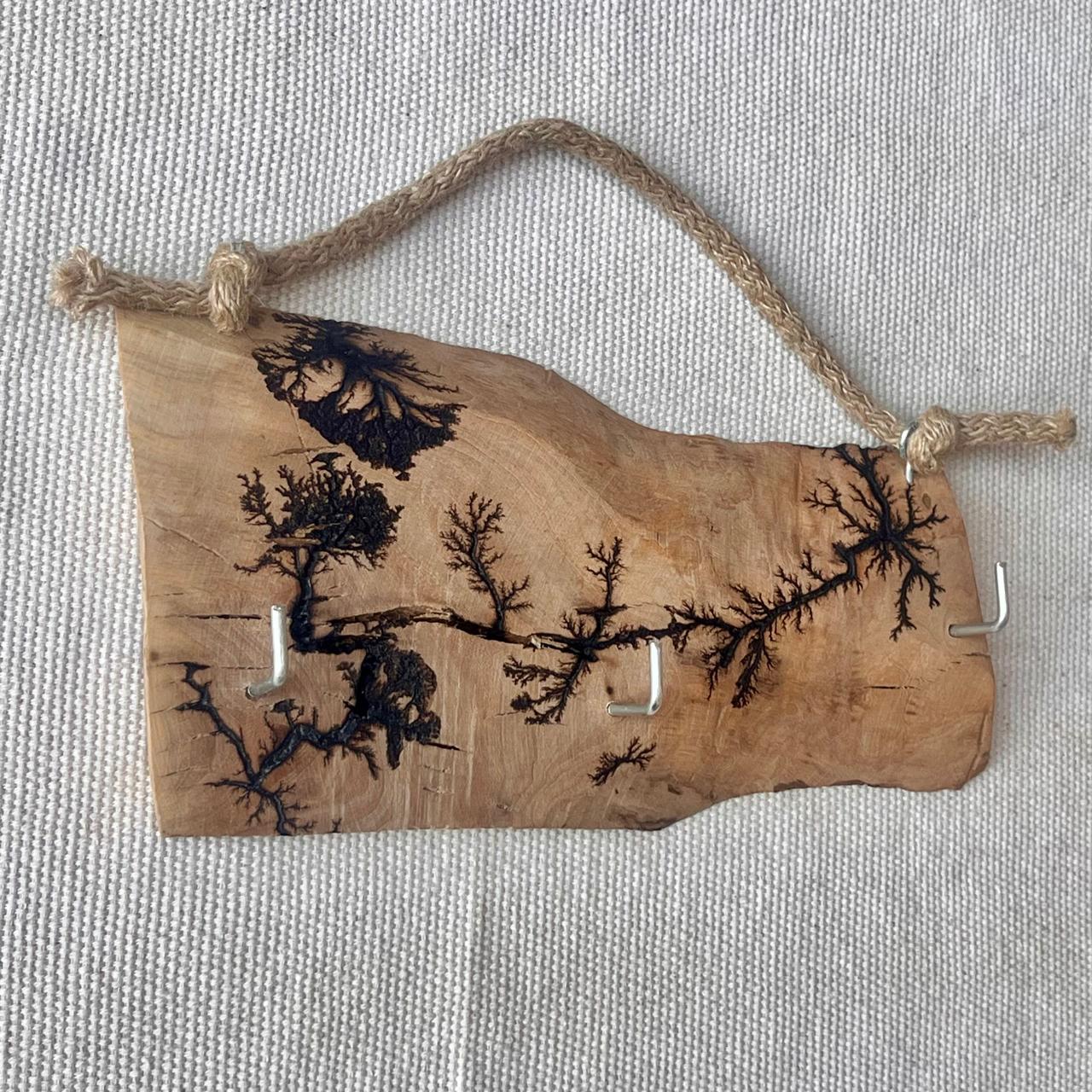 Olive Wood Live Edge Key Holder - صورة 8
