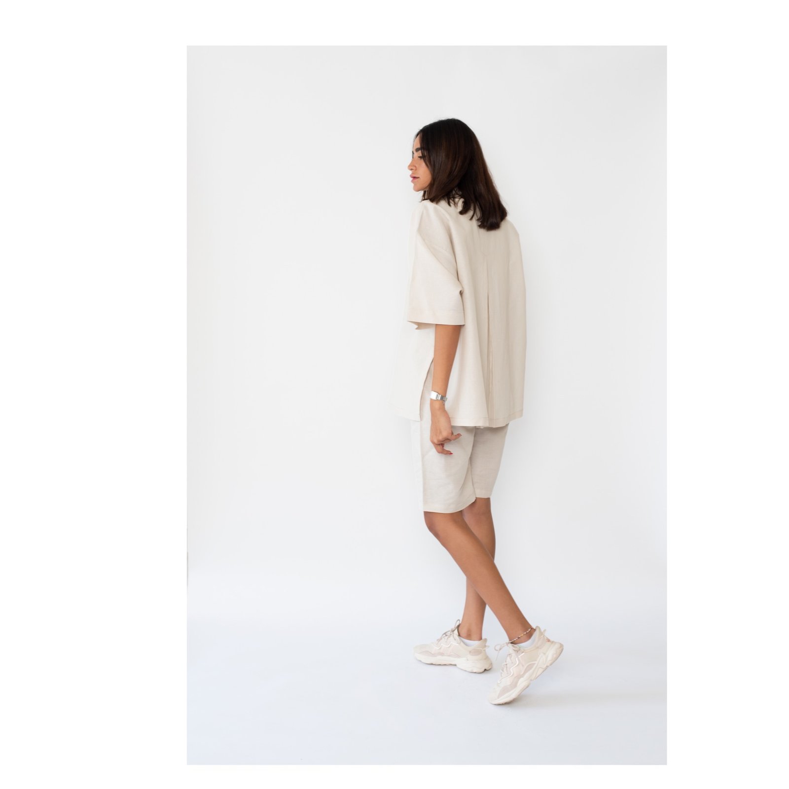 beige shirt - صورة 5