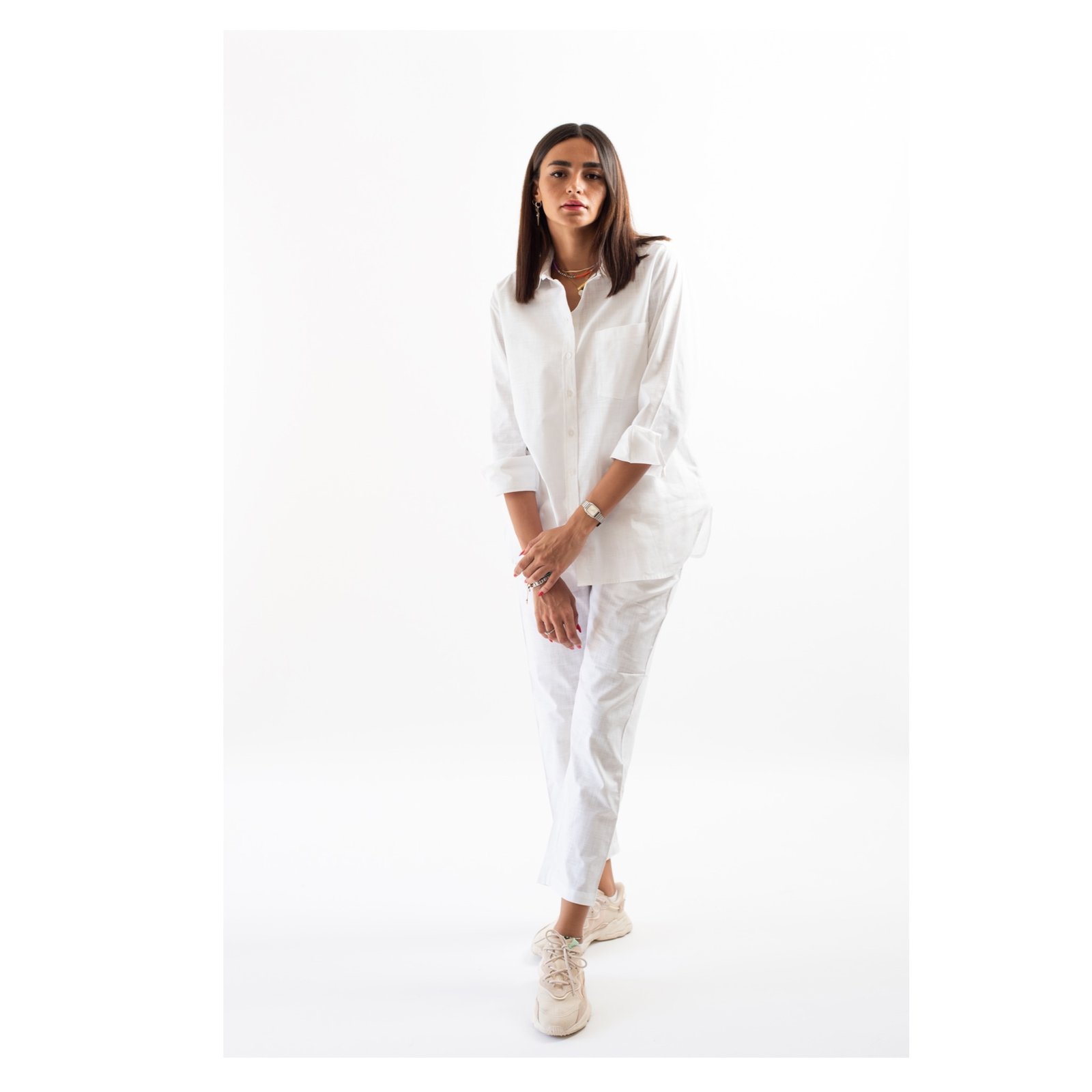White shirt - صورة 3