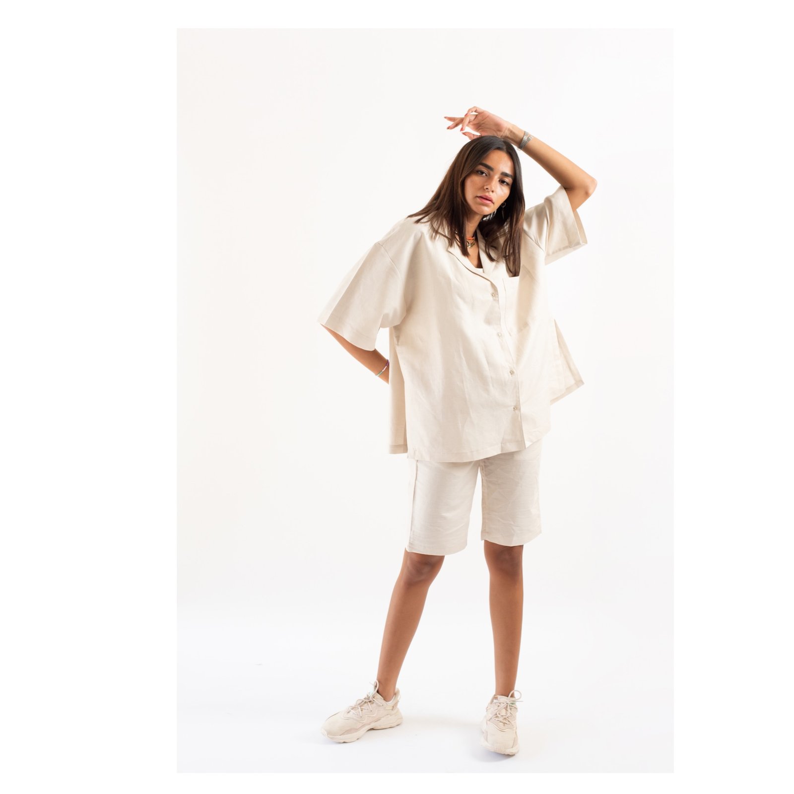 beige shirt - صورة 7