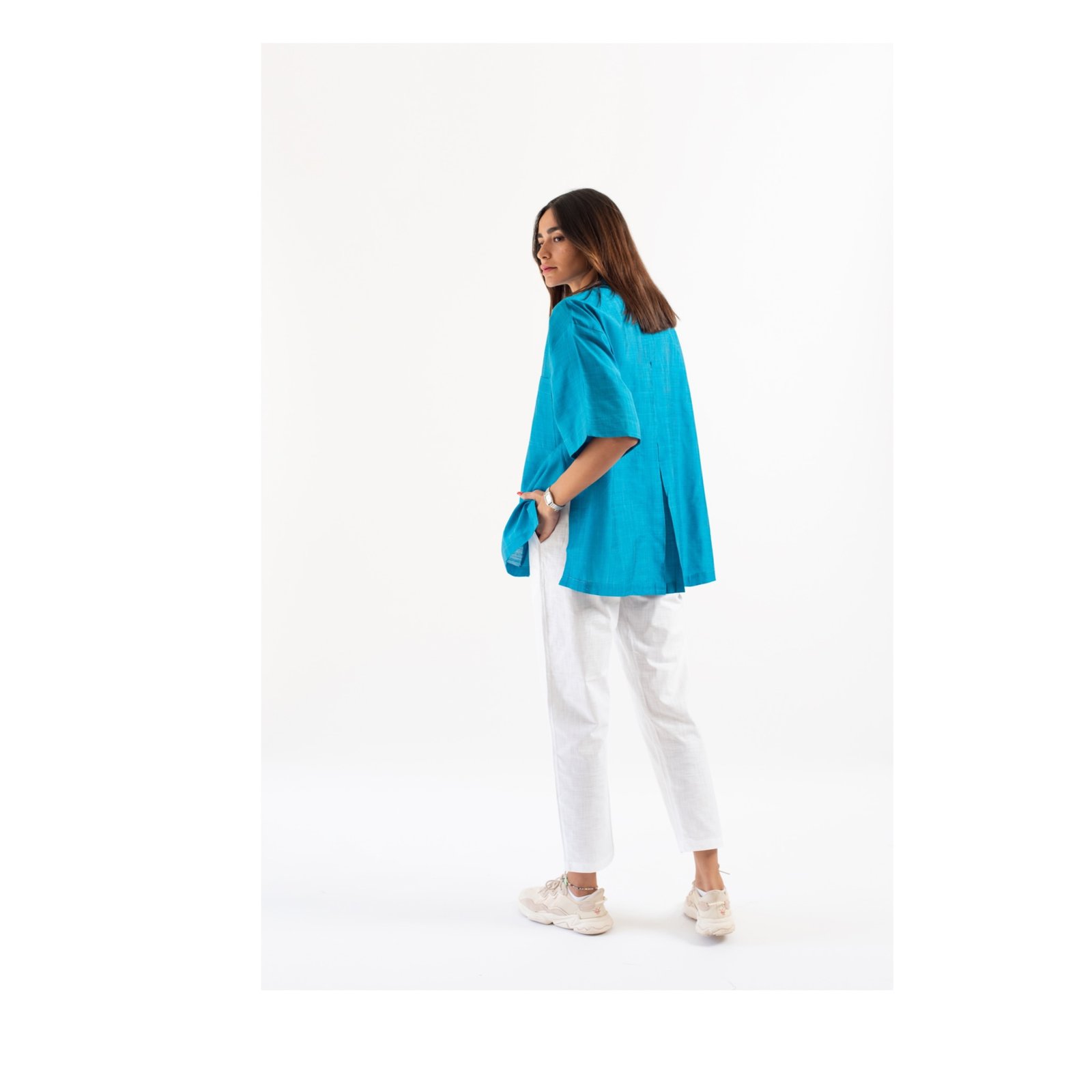 blue shirt - صورة 5