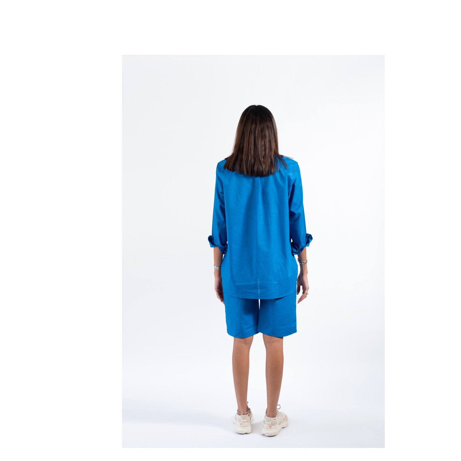 blue shorts - صورة 2