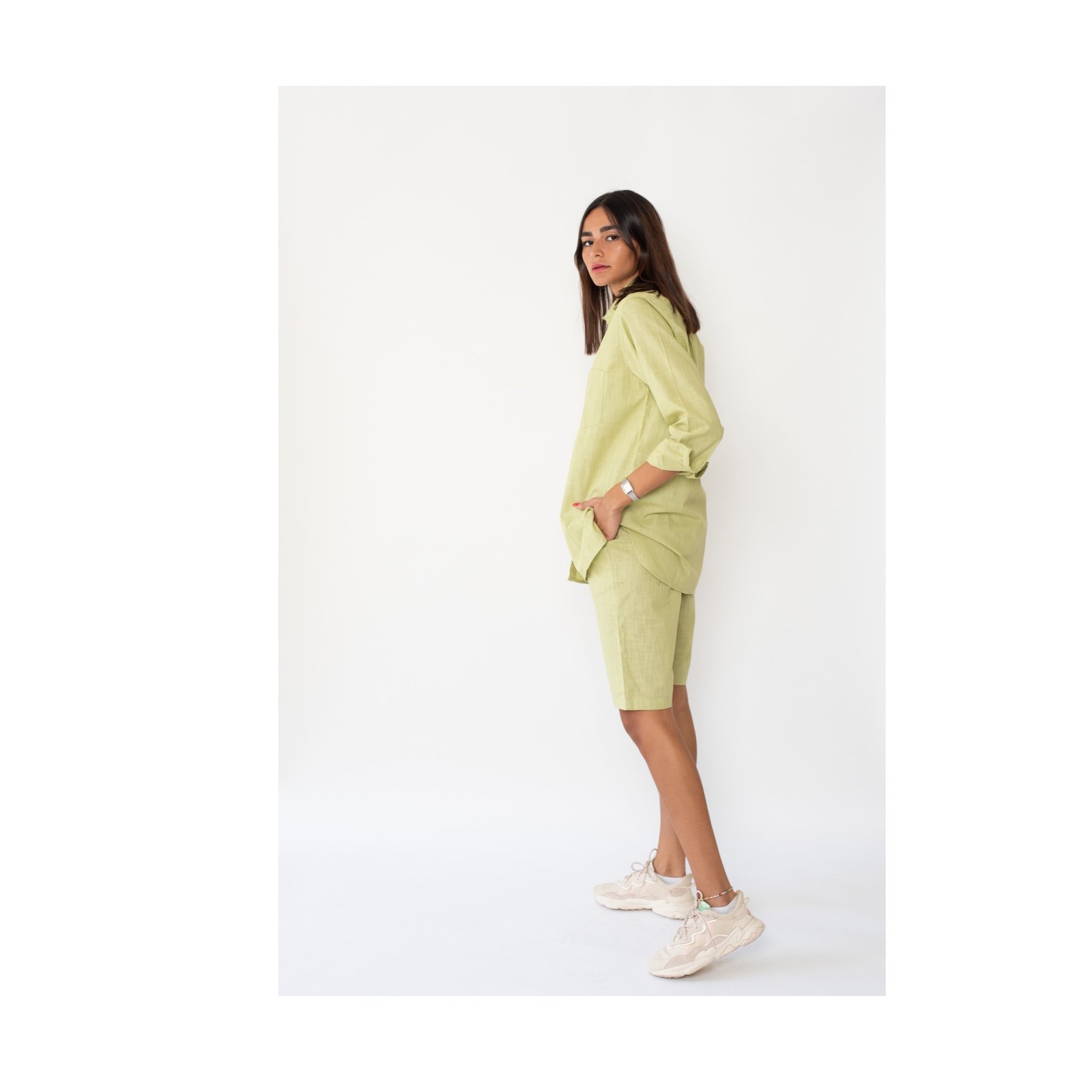 Light green shirt - صورة 2