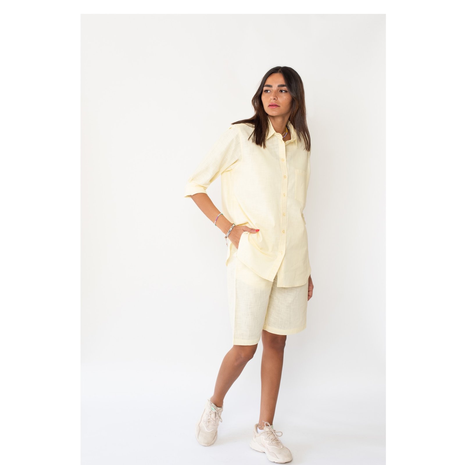Light yellow shorts - صورة 1