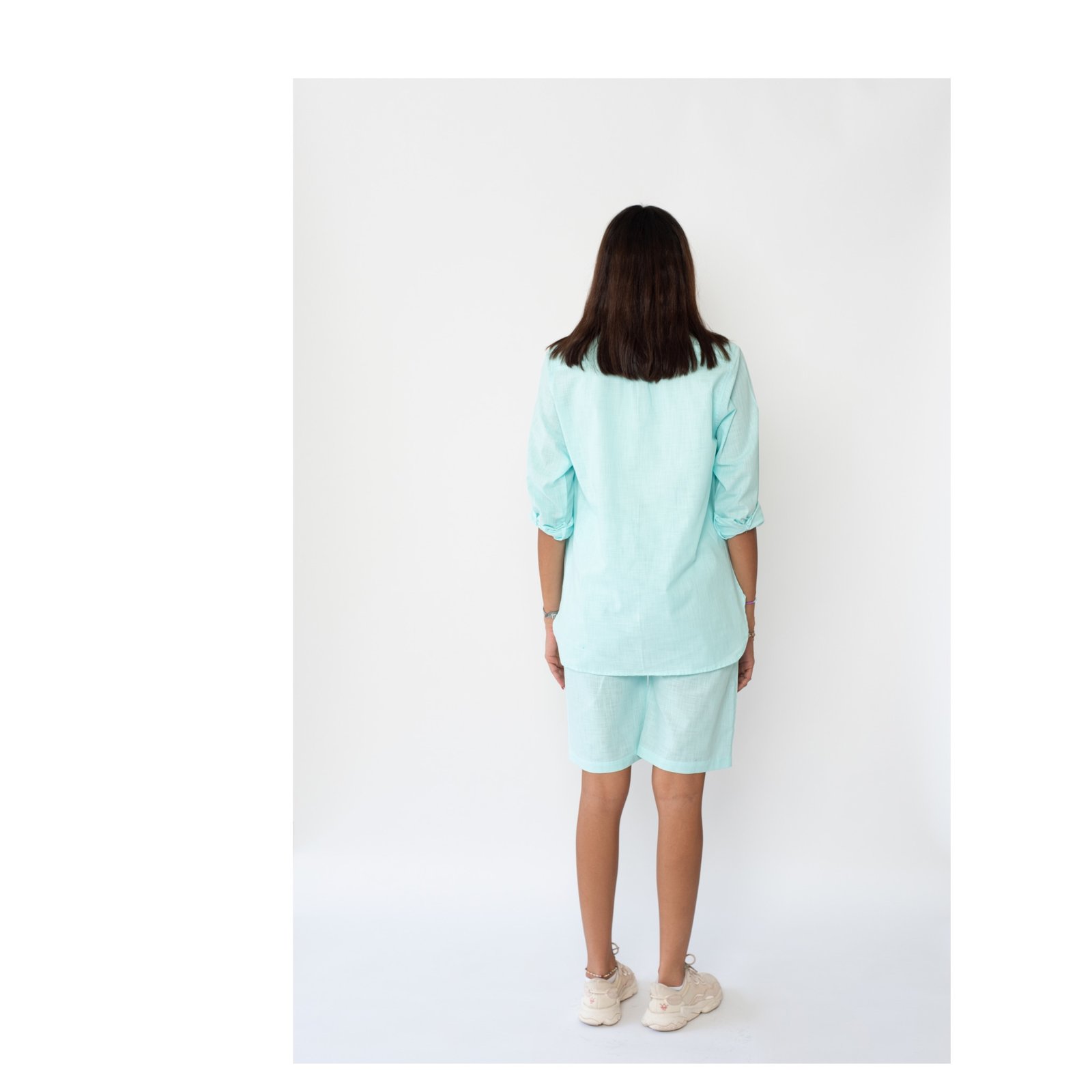 light blue shorts - صورة 2