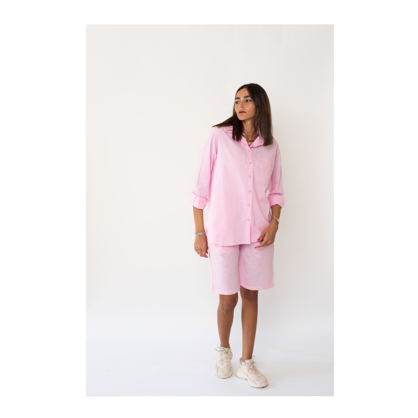 pink shorts - صورة 2
