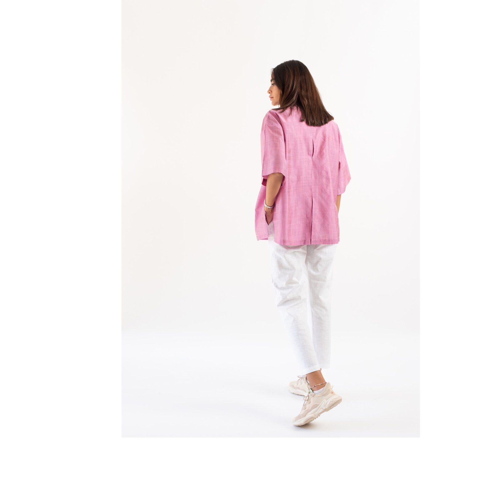 pink shirt - صورة 2