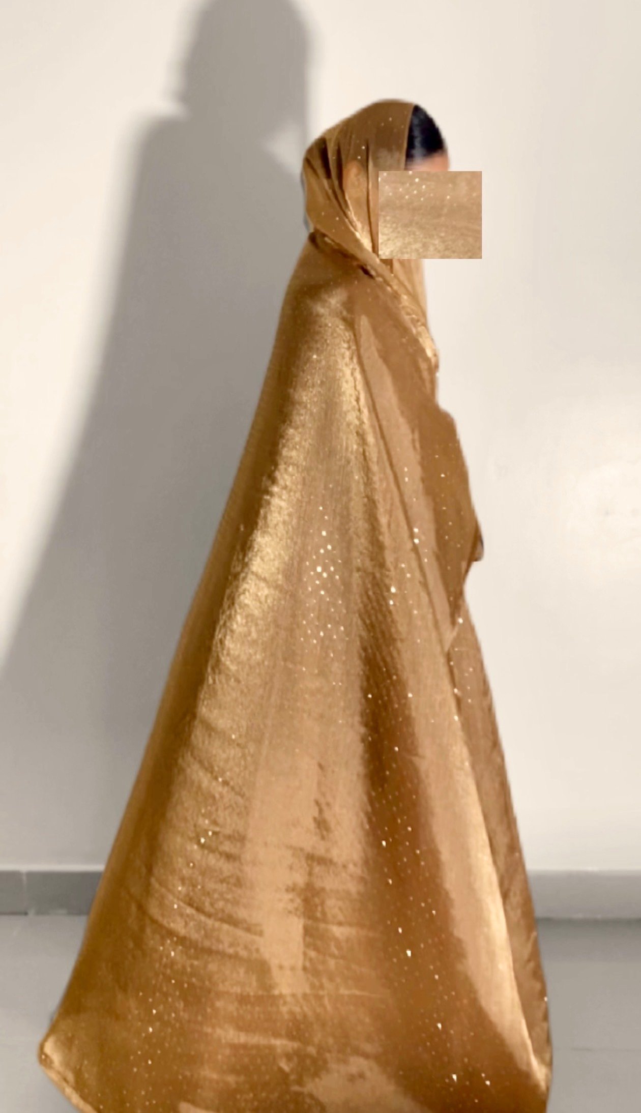 Gold color  abaya Swarovski - صورة 1