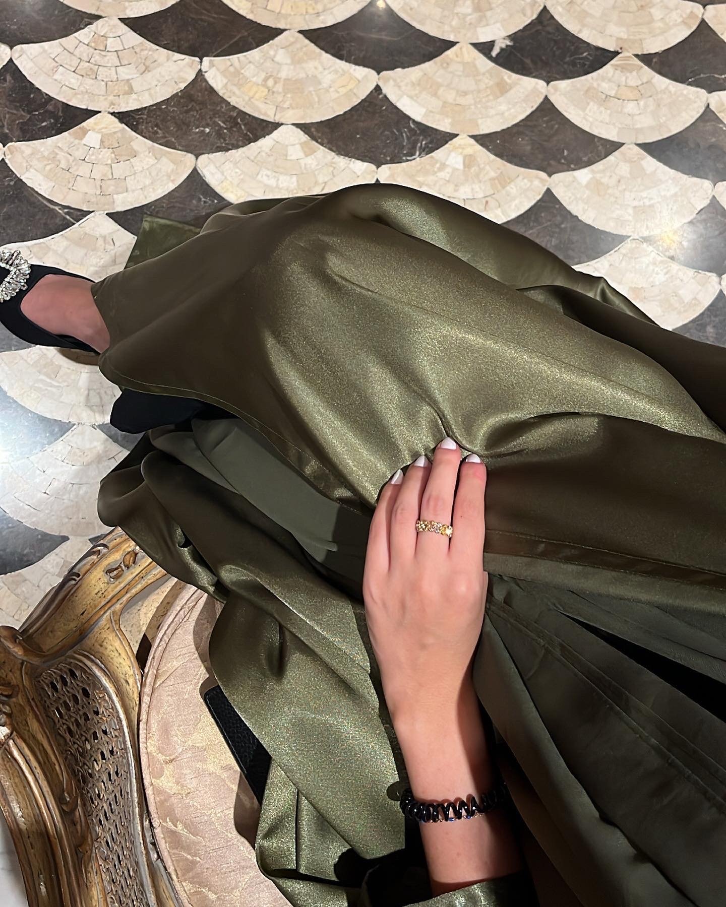  silk badeah abaya - Image 3