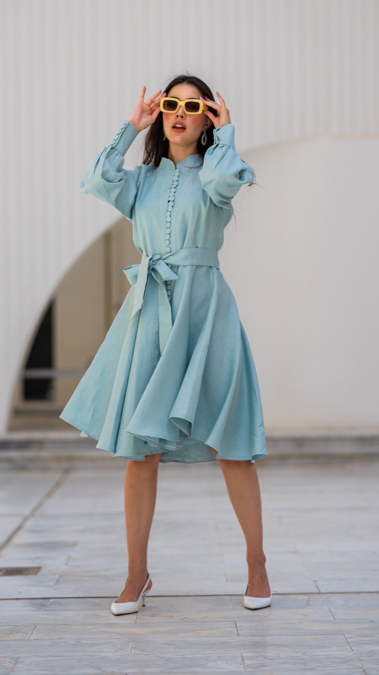 Classic linen dress - Image 1