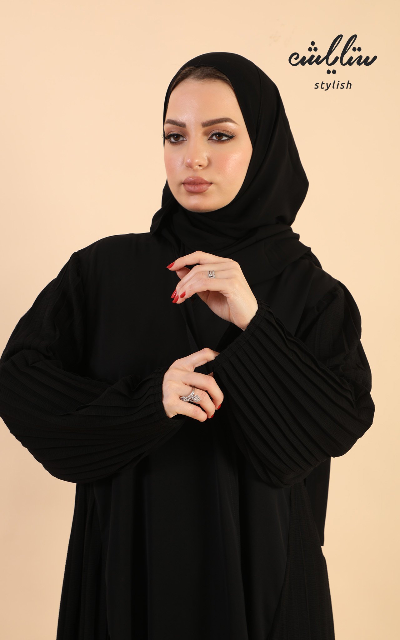 عباية لف باللون الأسود - صورة 4