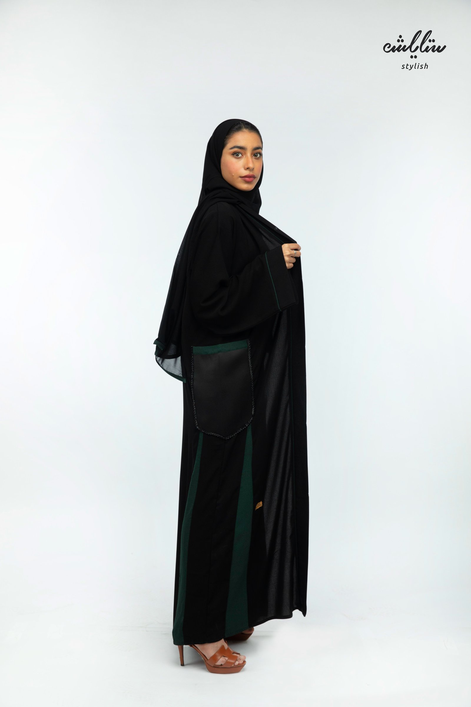عباية ملكي كويتي باللون الأسود والزيتي - صورة 2