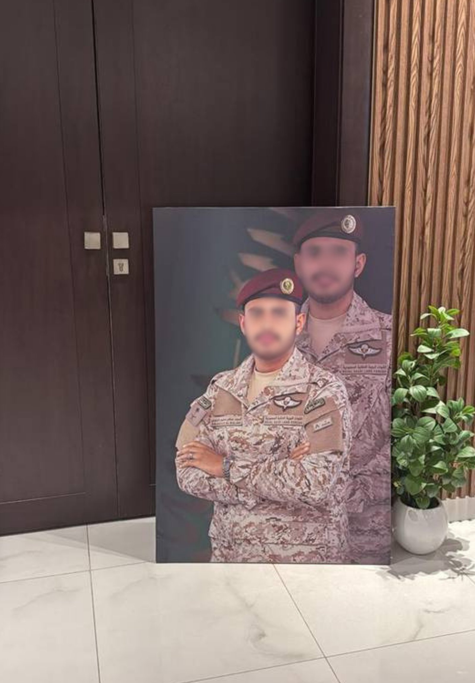 لوحة دمج صورتين - صورة 3