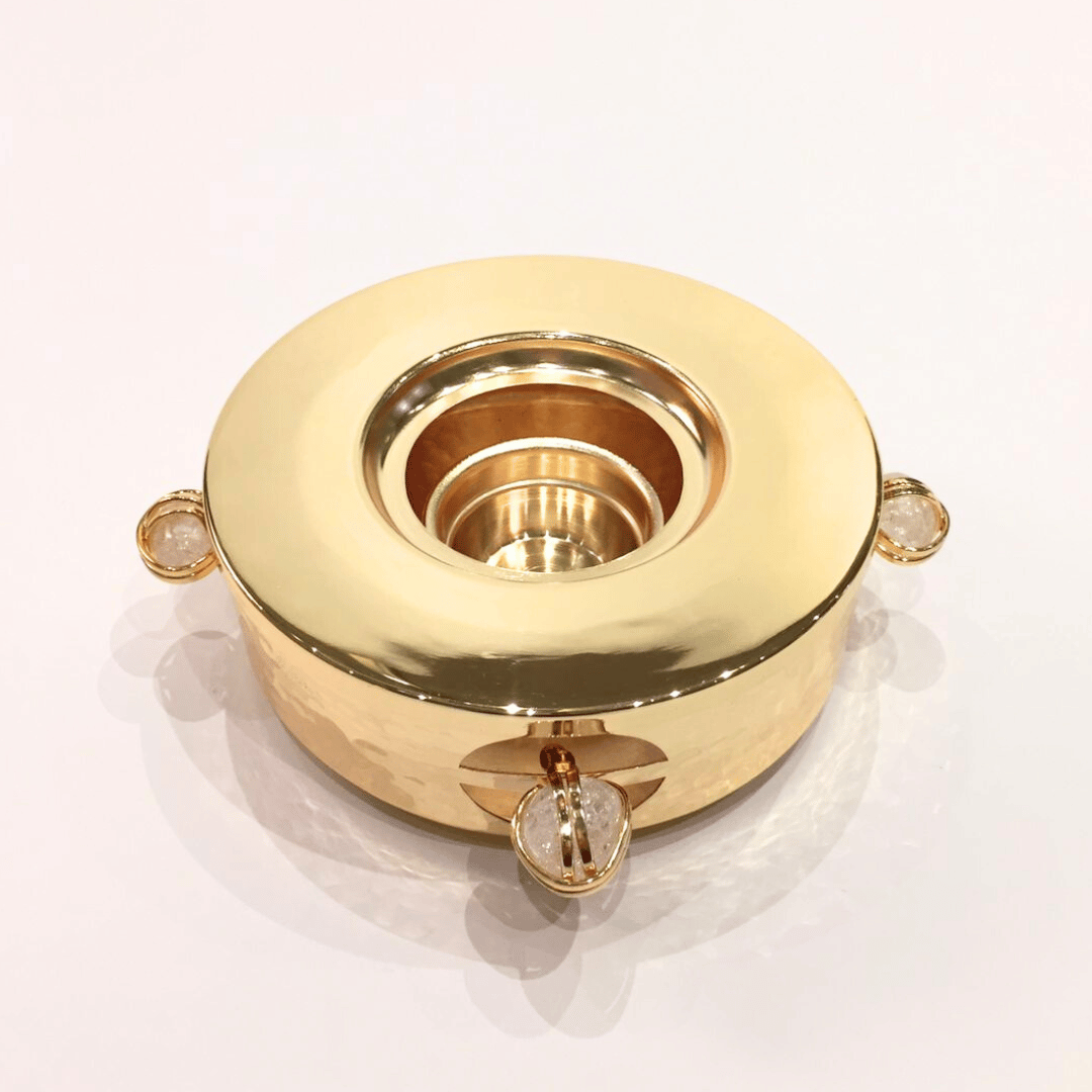 Gold plated Dalah with heater and white precious stones - صورة 4