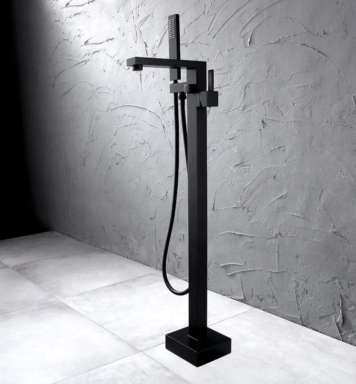 خلاط بانيو ارضي اسود مربع - Image 1