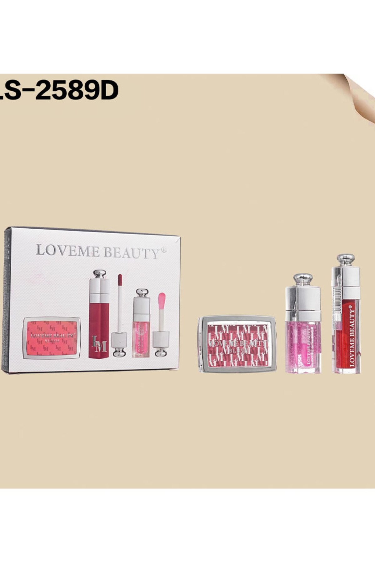 مستحضرات تجميل للشفاه من علامة LoveMe Beauty، وتتضمن المجموعة ملمع شفاه (Lip Gloss) وأحمر شفاه. - صورة 1