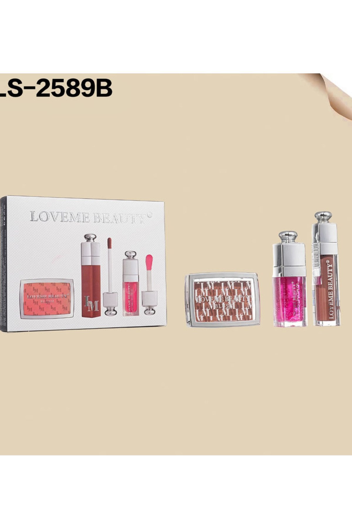 مستحضرات تجميل للشفاه من علامة LoveMe Beauty، وتتضمن المجموعة ملمع شفاه (Lip Gloss) وأحمر شفاه. - صورة 1