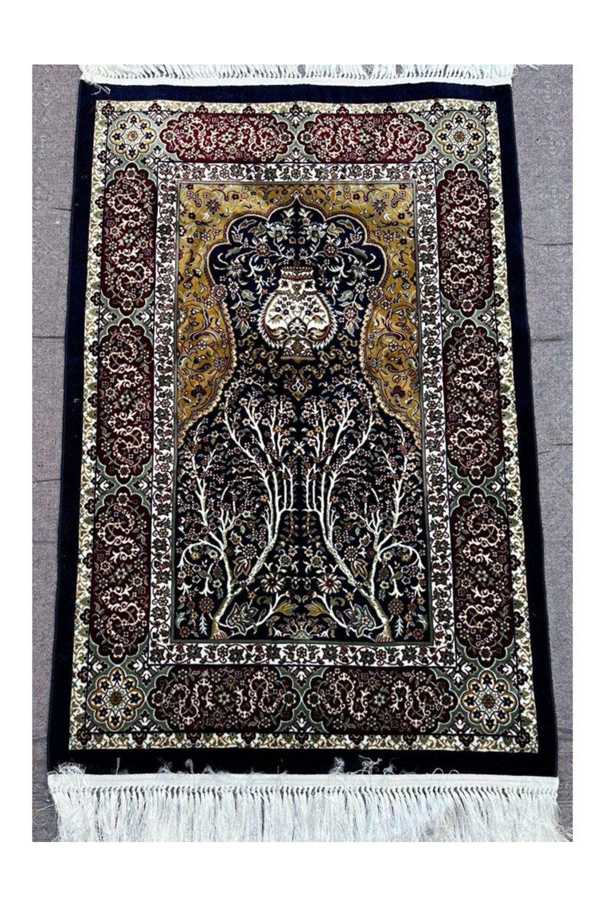 سجادة صلاة حرير ملكي مقاس 80x120 سم. - صورة 1