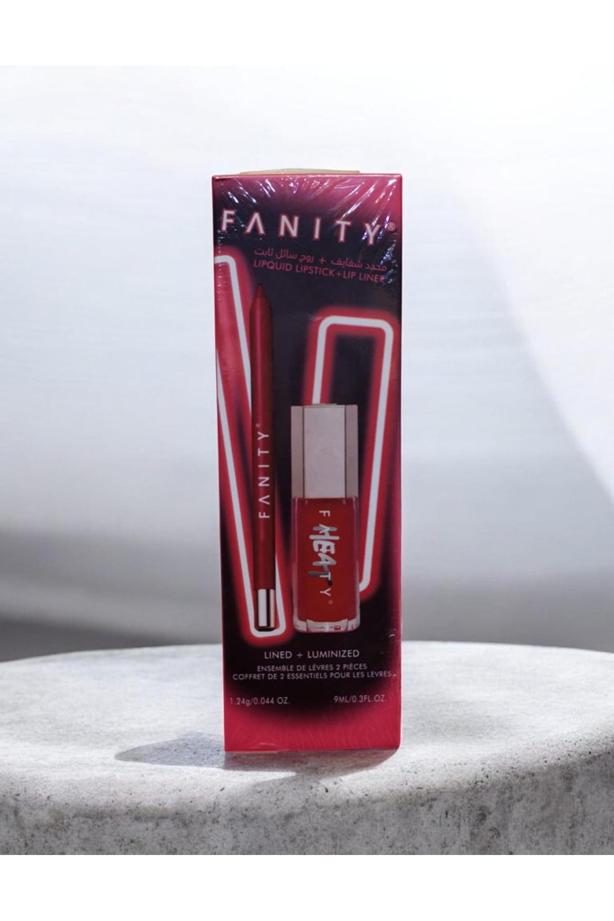مجموعة مستحضرات تجميل للشفاه من العلامة التجارية فانيتي (Fanity) تتضمن أحمر شفاه سائل ومحدد شفاه. - صورة 1