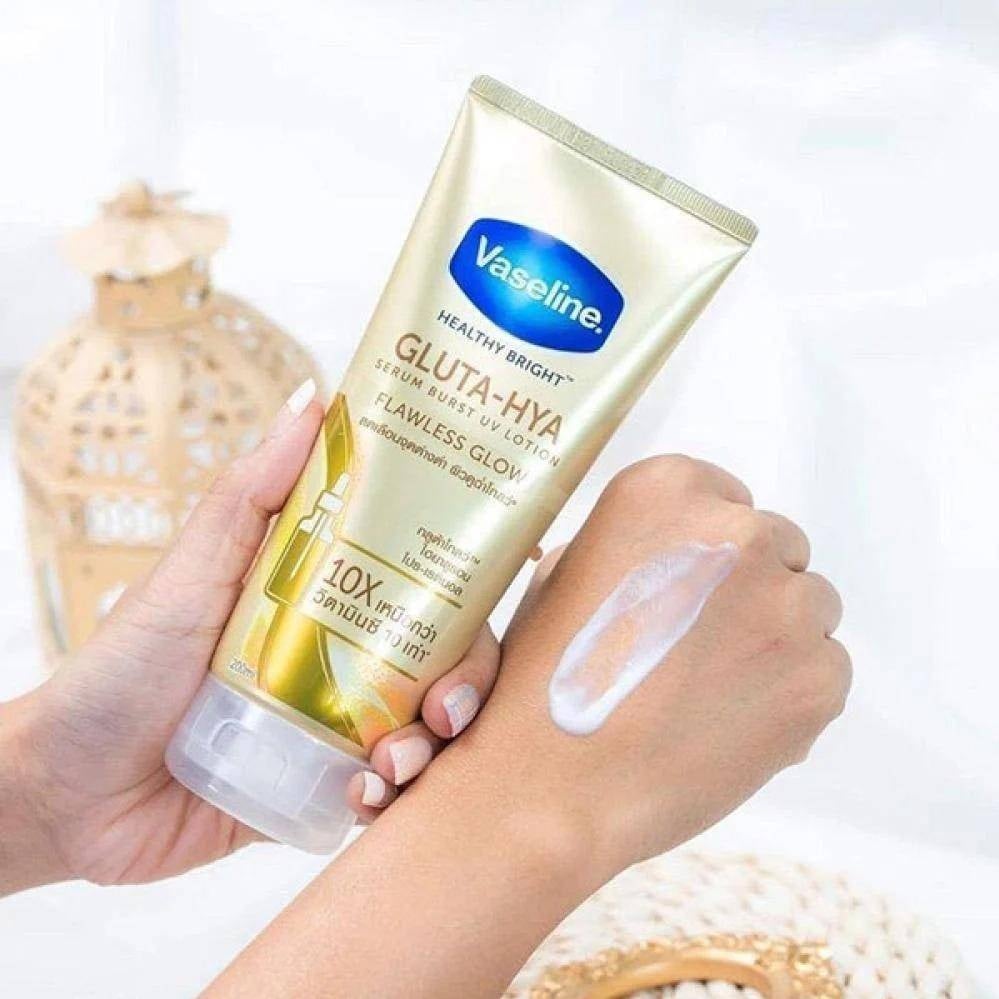 فازلين هيلثي برايت جلوتا-هيا Flawless Bright سيروم لوشن – لتوحيد لون البشرة وتقليل مظهر البقع الداكنة 330مل - صورة 2
