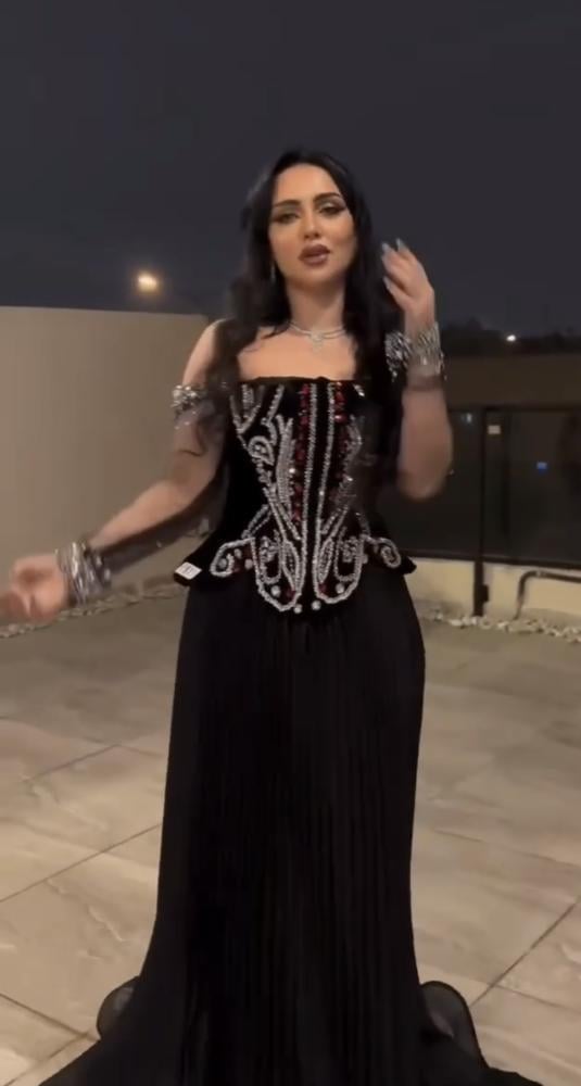 فساتين سهرات. خامه جزار - صورة 1