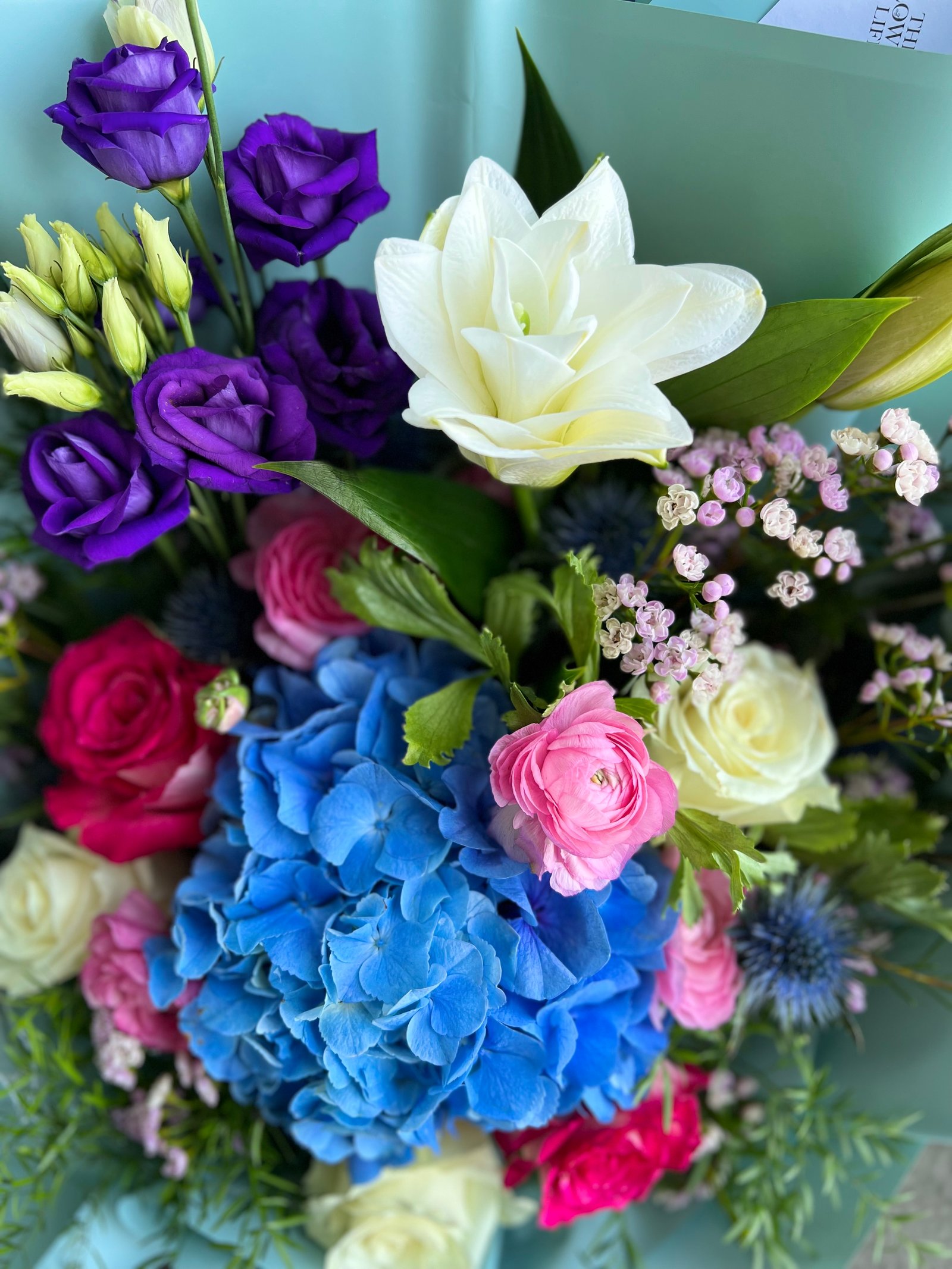 Purple flower bouquet - صورة 2