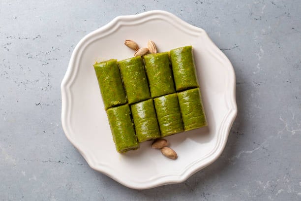 Pistachio Dolma Baklava: Authentic Turkish Taste - Image 7