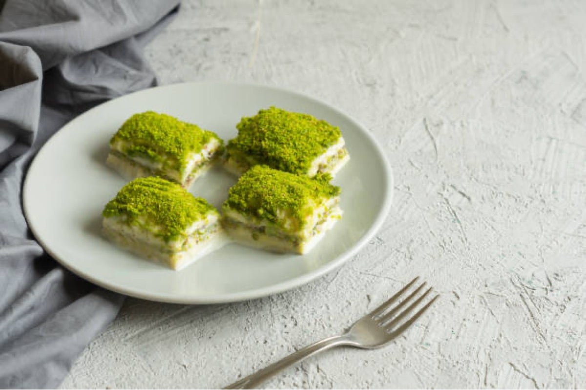 Cold Milk Pistachio Baklava (Sotlu - 500g) - Image 1
