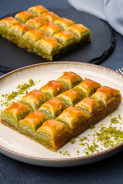 Mini Pistachio Baklava: A Bite of Joy - Image 1