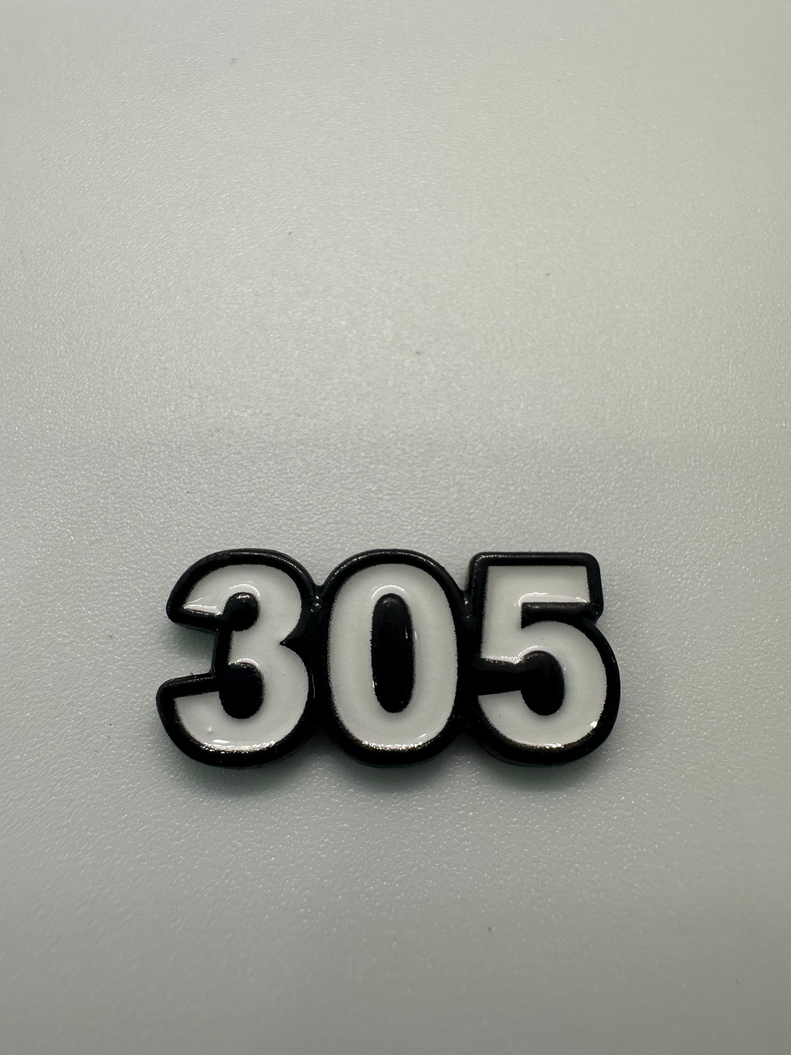 ملصق 305 - Image 1