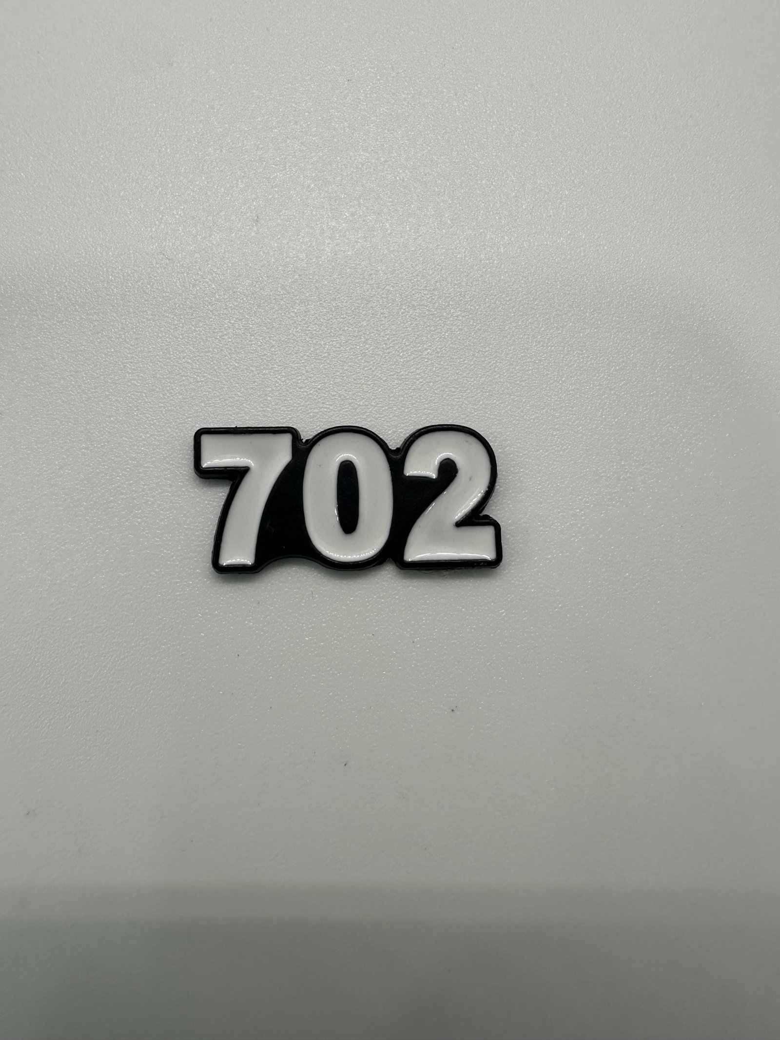 ملصق 702 - صورة 1