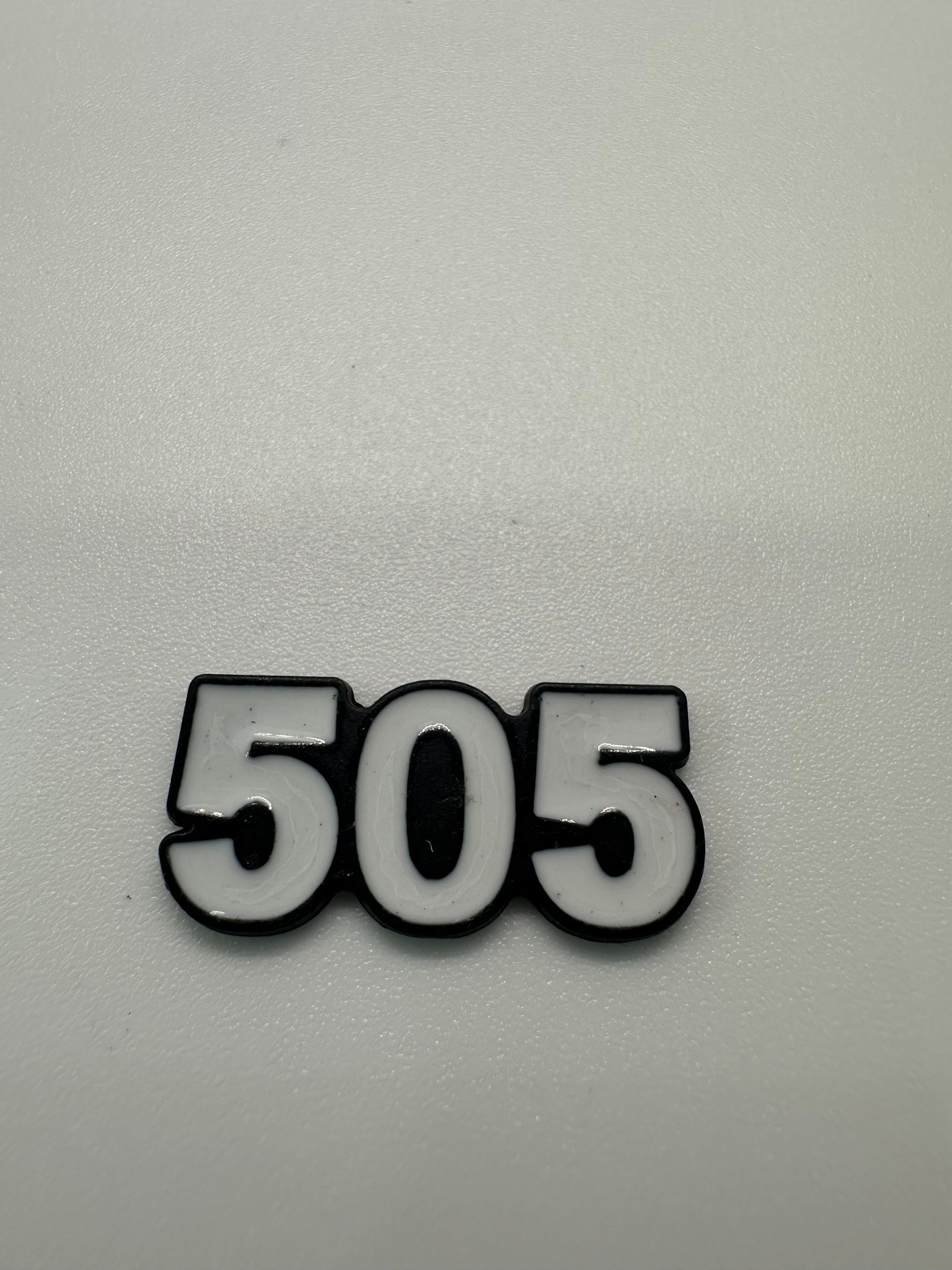 ملصق 505 - Image 1