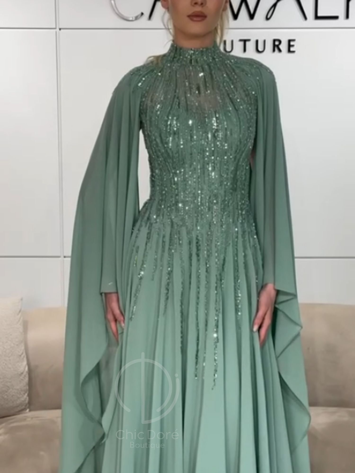 فستان سهرة بياقة عالية وشك - صورة 6