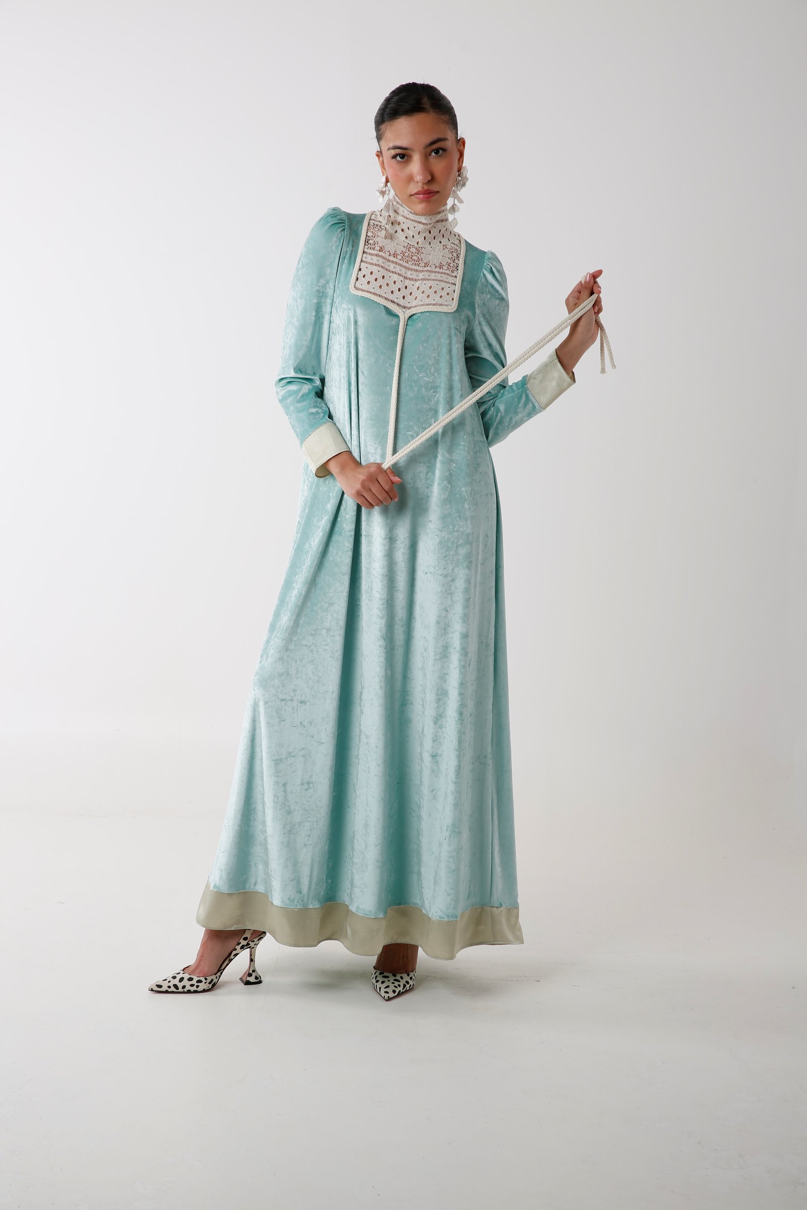 Turquoise Velvet - صورة 1