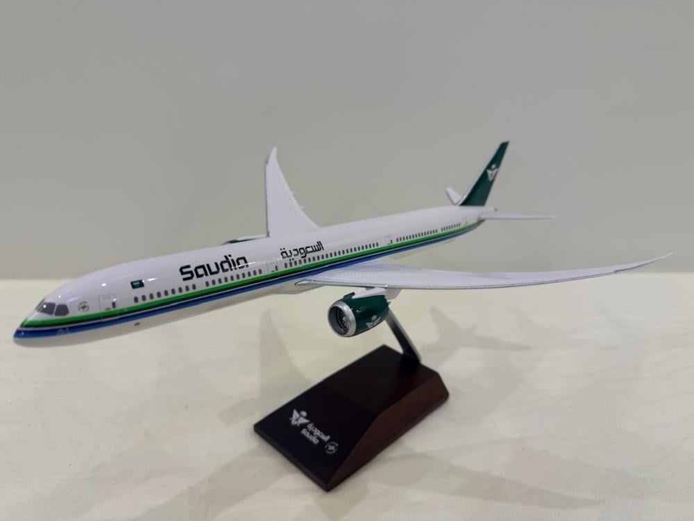 مجسم B787 الخطوط السعودية بشعار الجديد - صورة 1