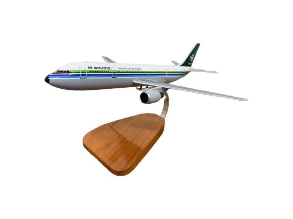 مجسم طائرة B737 الخطوط السعودية - صورة 2