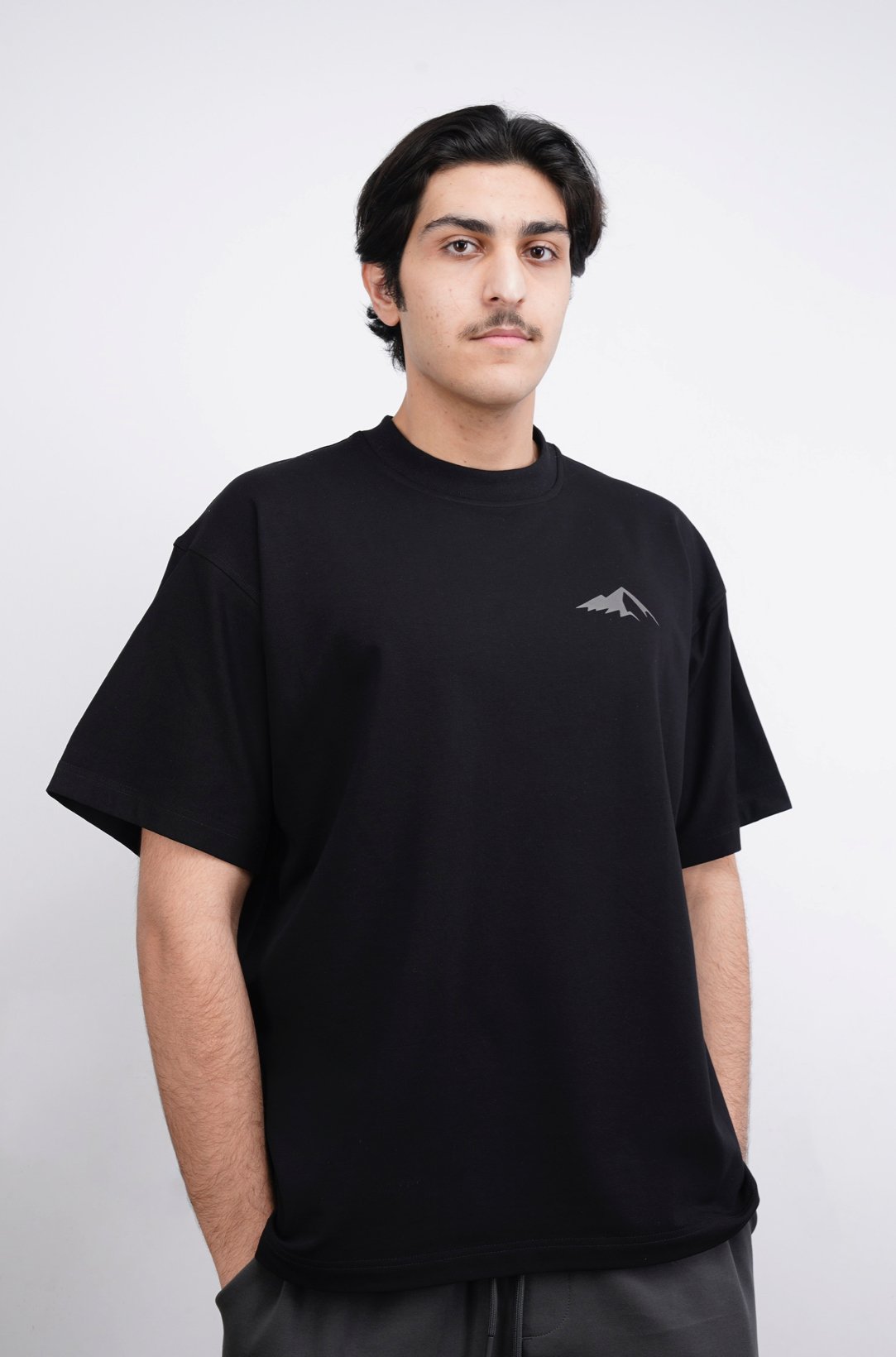 Pump cover T-shirt - صورة 5