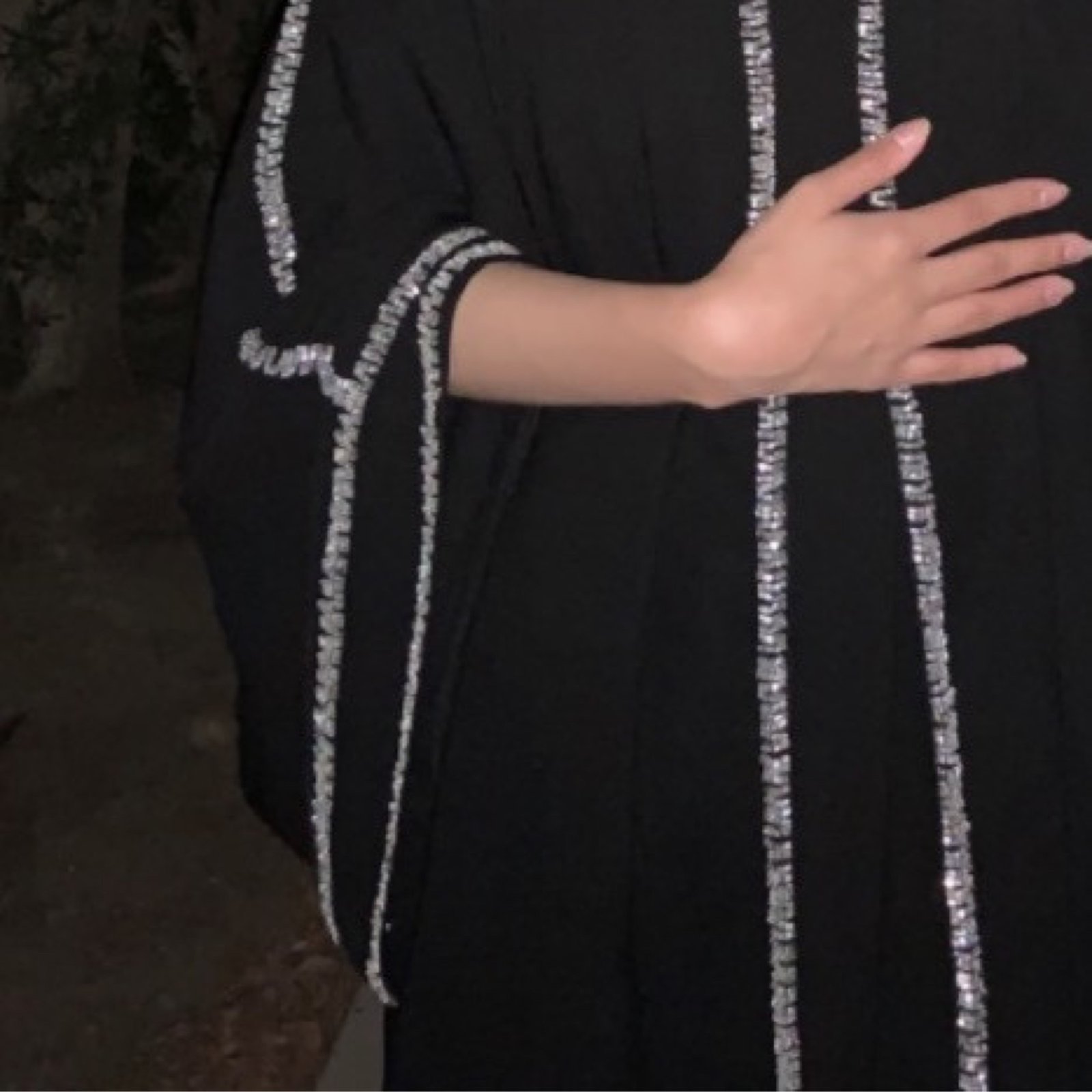 عباية ملكي اسود بتطريز يدوي فضي مع الطرحة - صورة 5