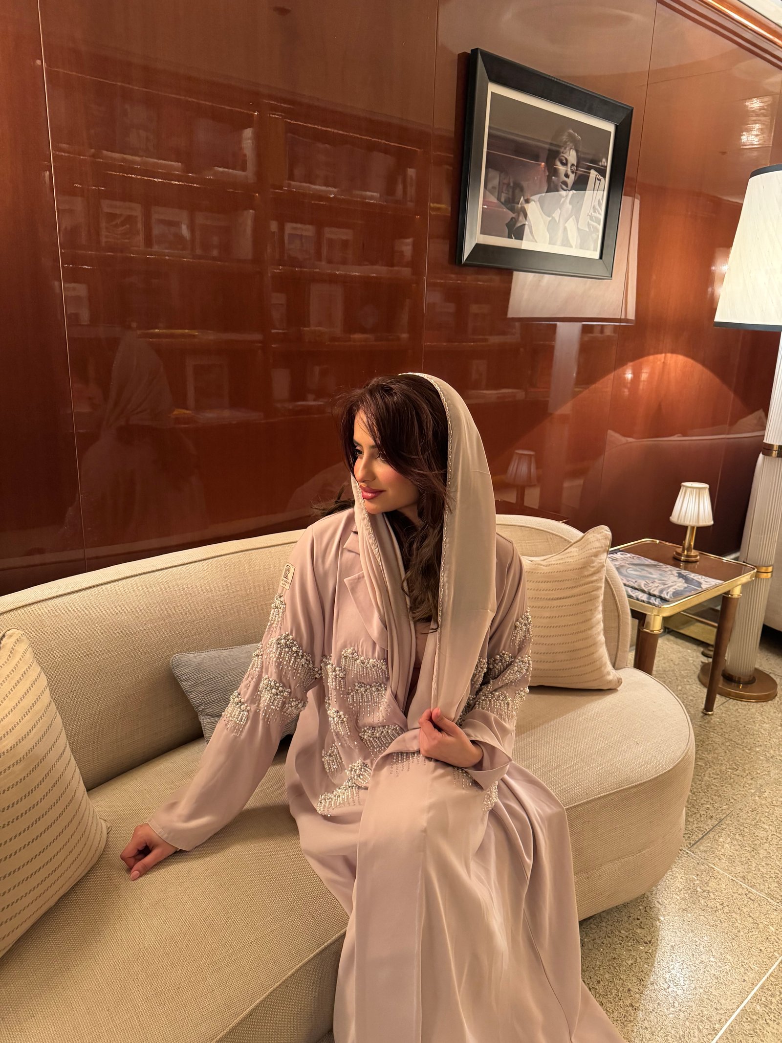 عباية العيد  بقصة رسمية وتطريز كرستال وشك ولولو يدوي - صورة 3