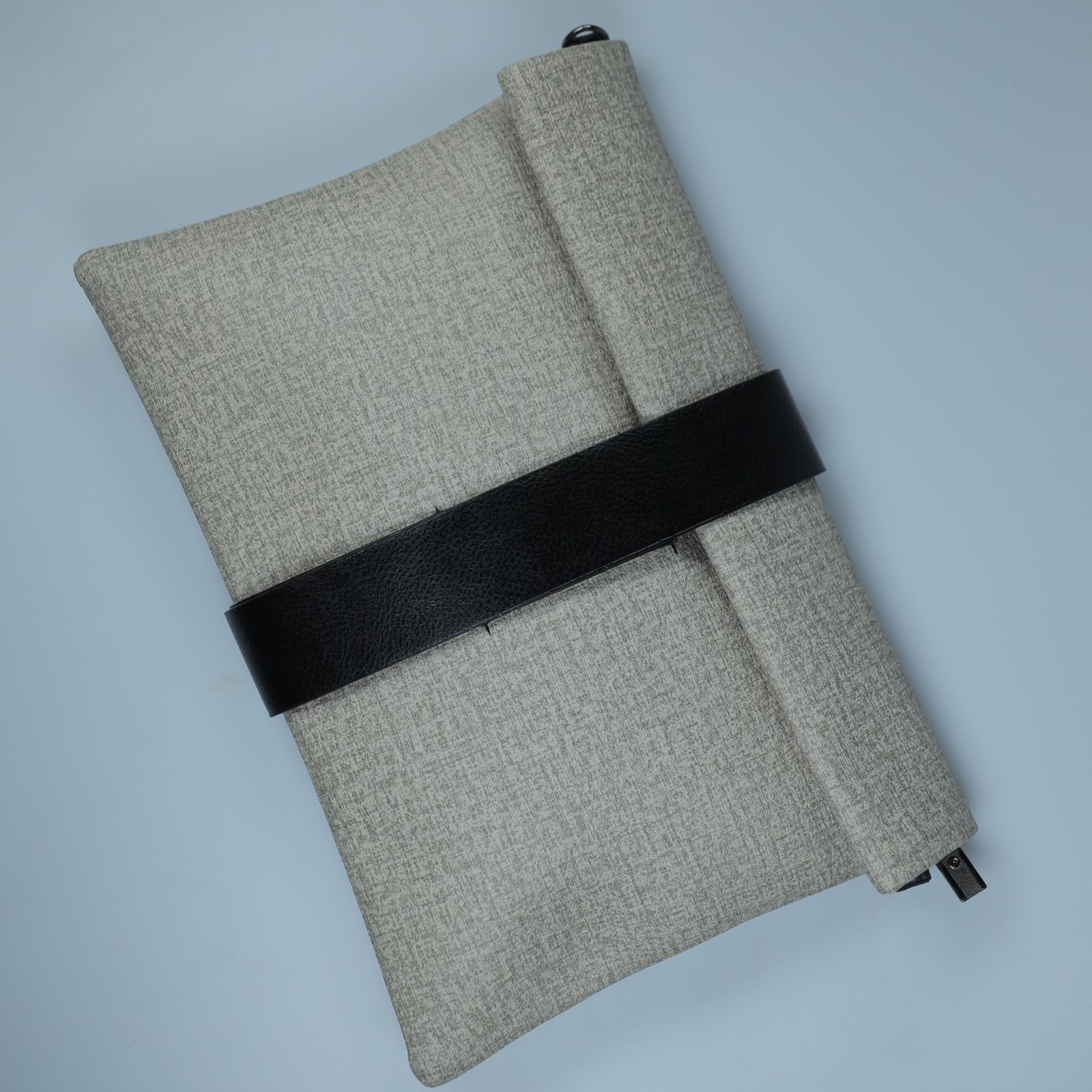 Pouch Feunke Gray With Strap - Image 3