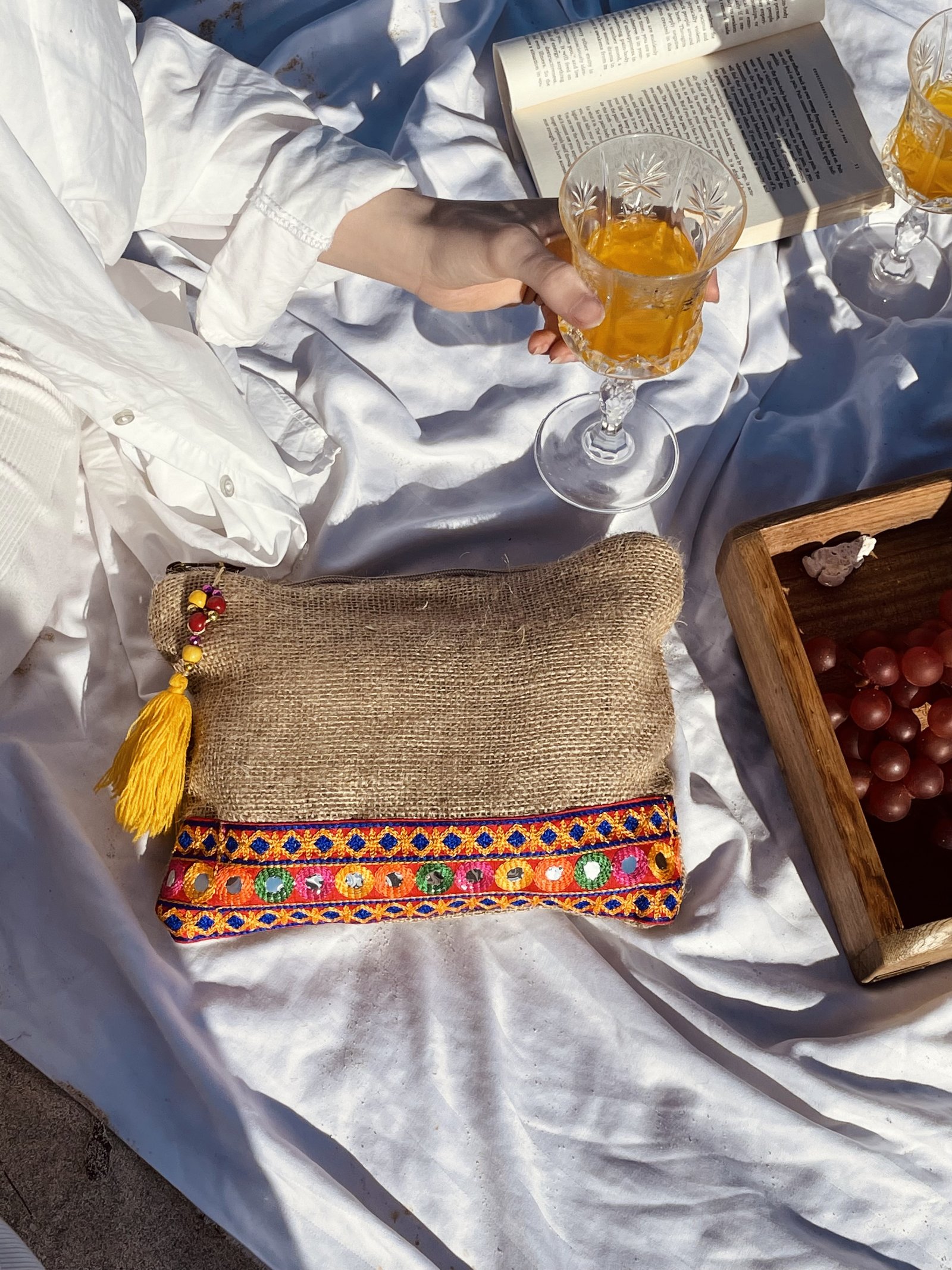 Oriental burlap clutch - Image 1