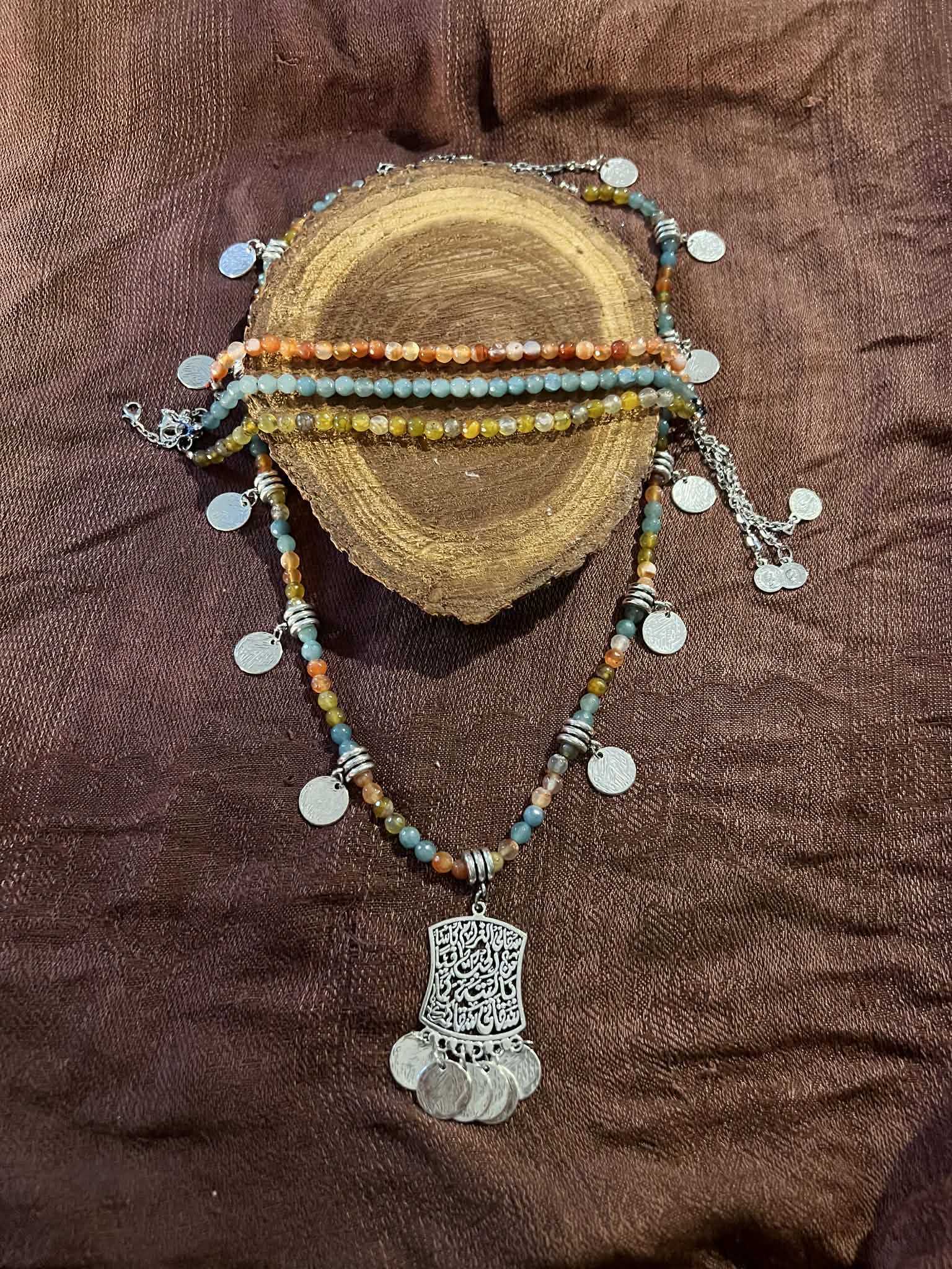 Multi color beads necklace with silver color pendants - Image 4
