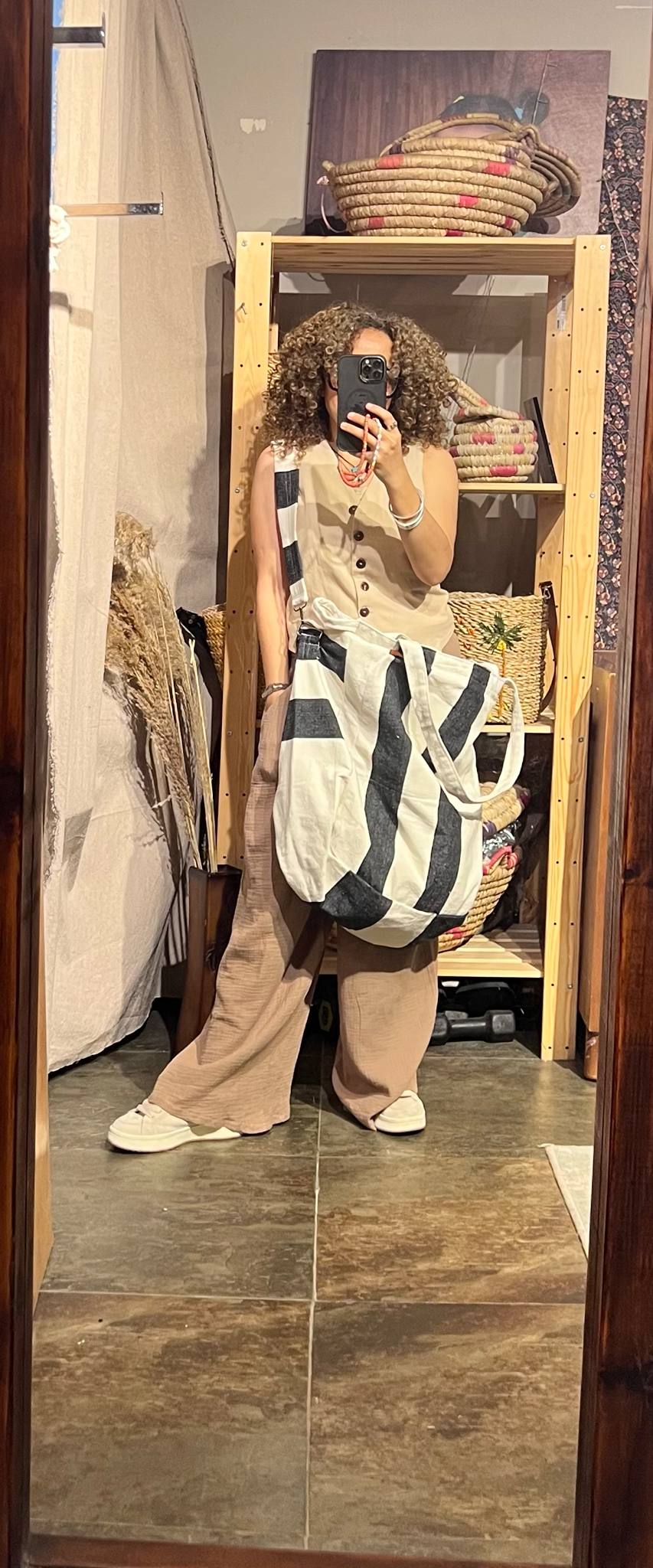 ark shape extra large bag شنطة رضا - Image 8