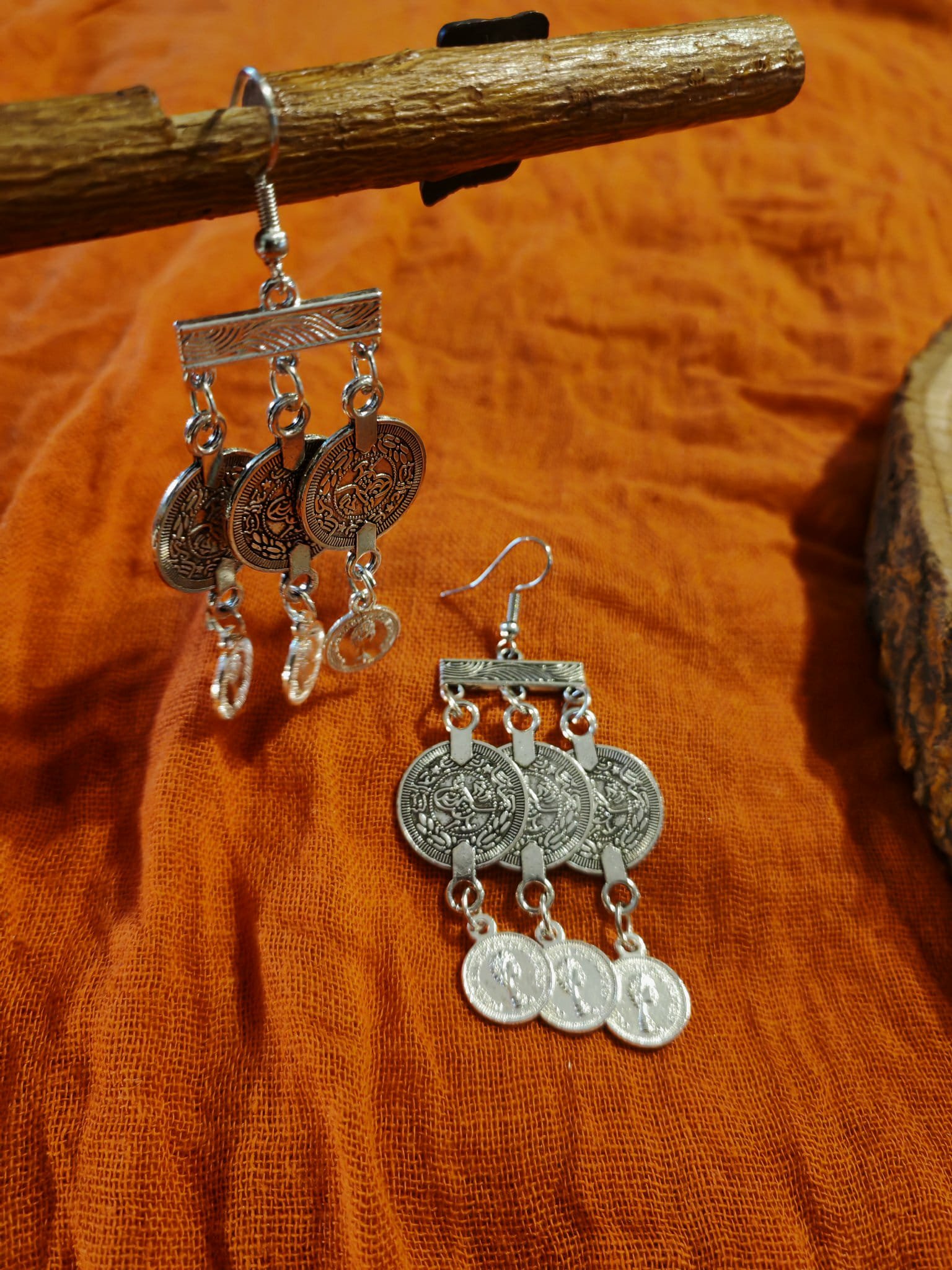 Dangling coin earrings - Image 3