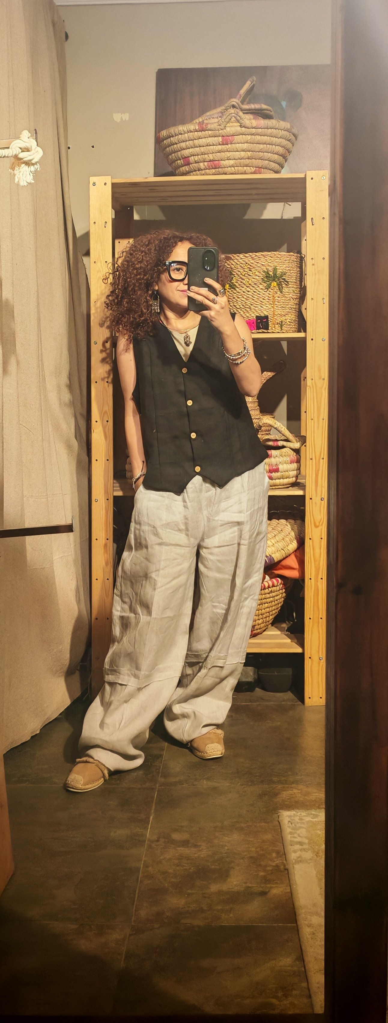 Linen sleeveless vest - Image 5