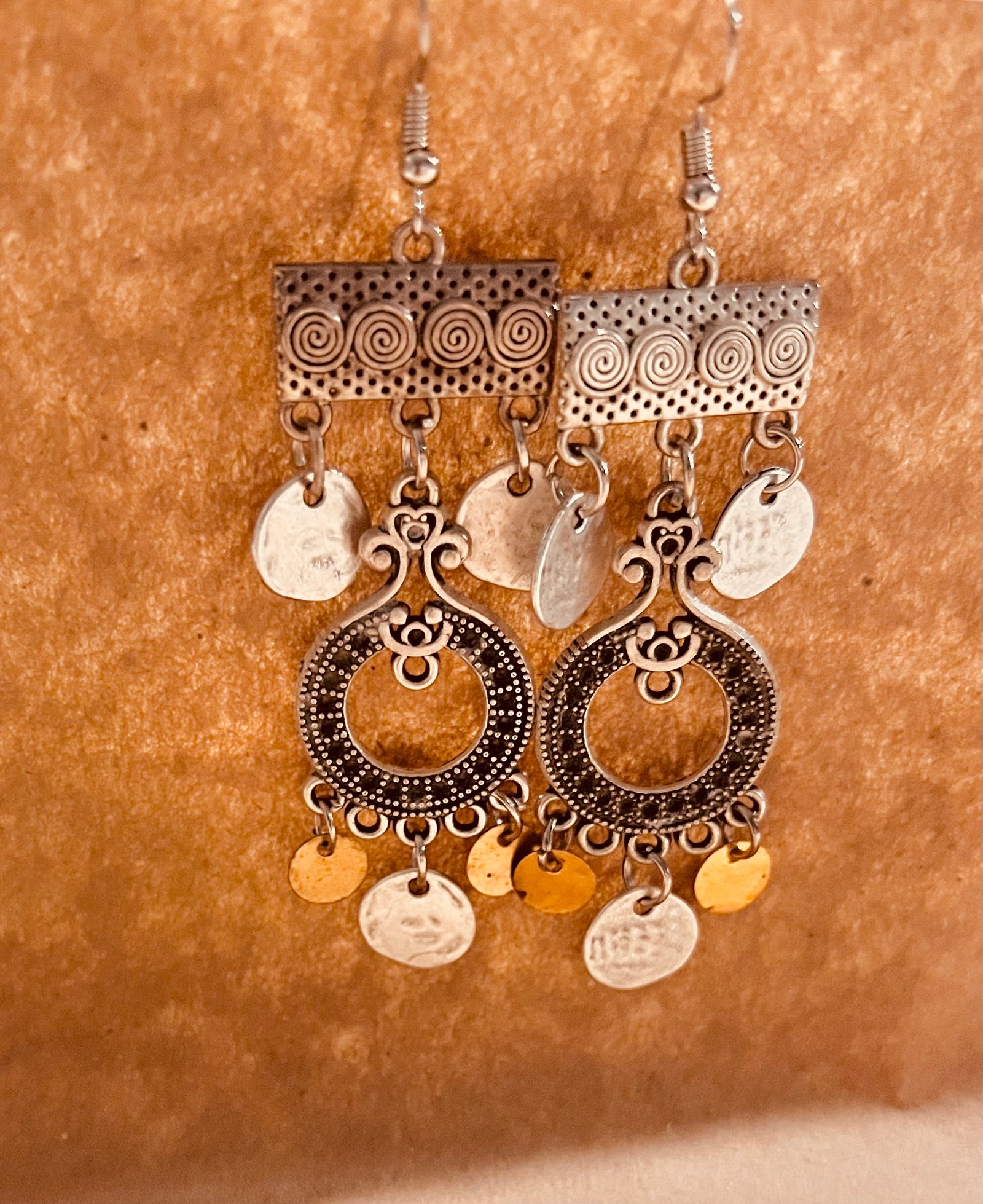 Metal earrings bohemian style with brass circles - Image 2