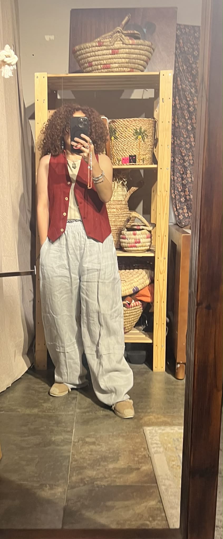 Linen sleeveless vest - Image 9