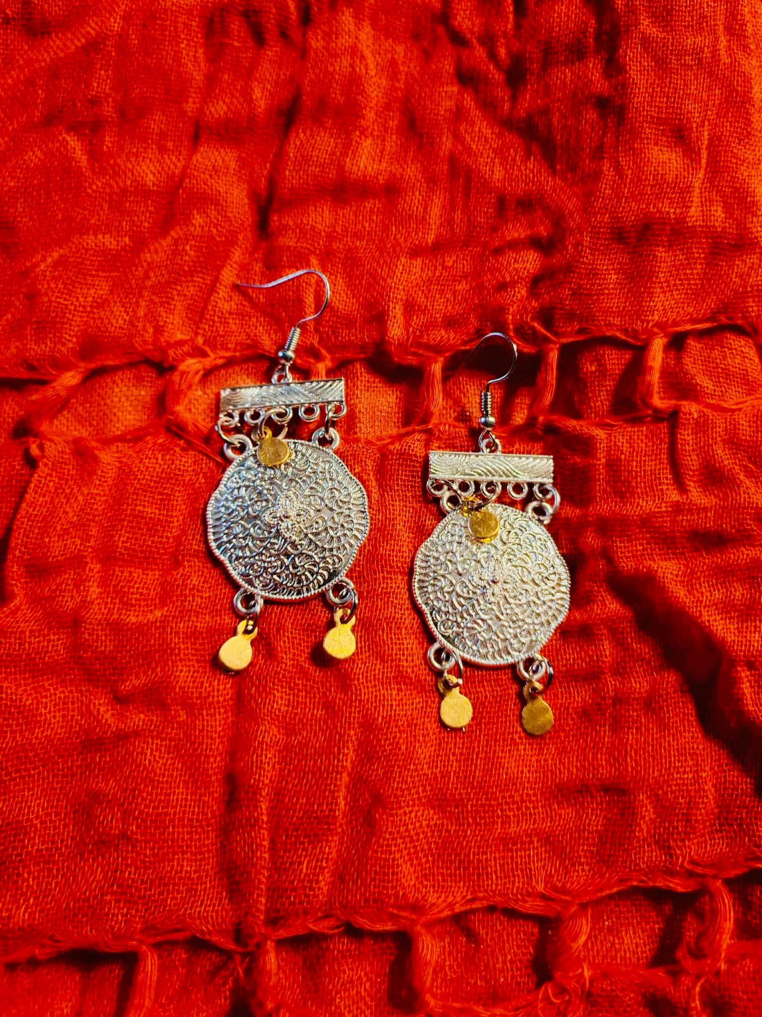 Vintage style boho flower earrings - Image 4