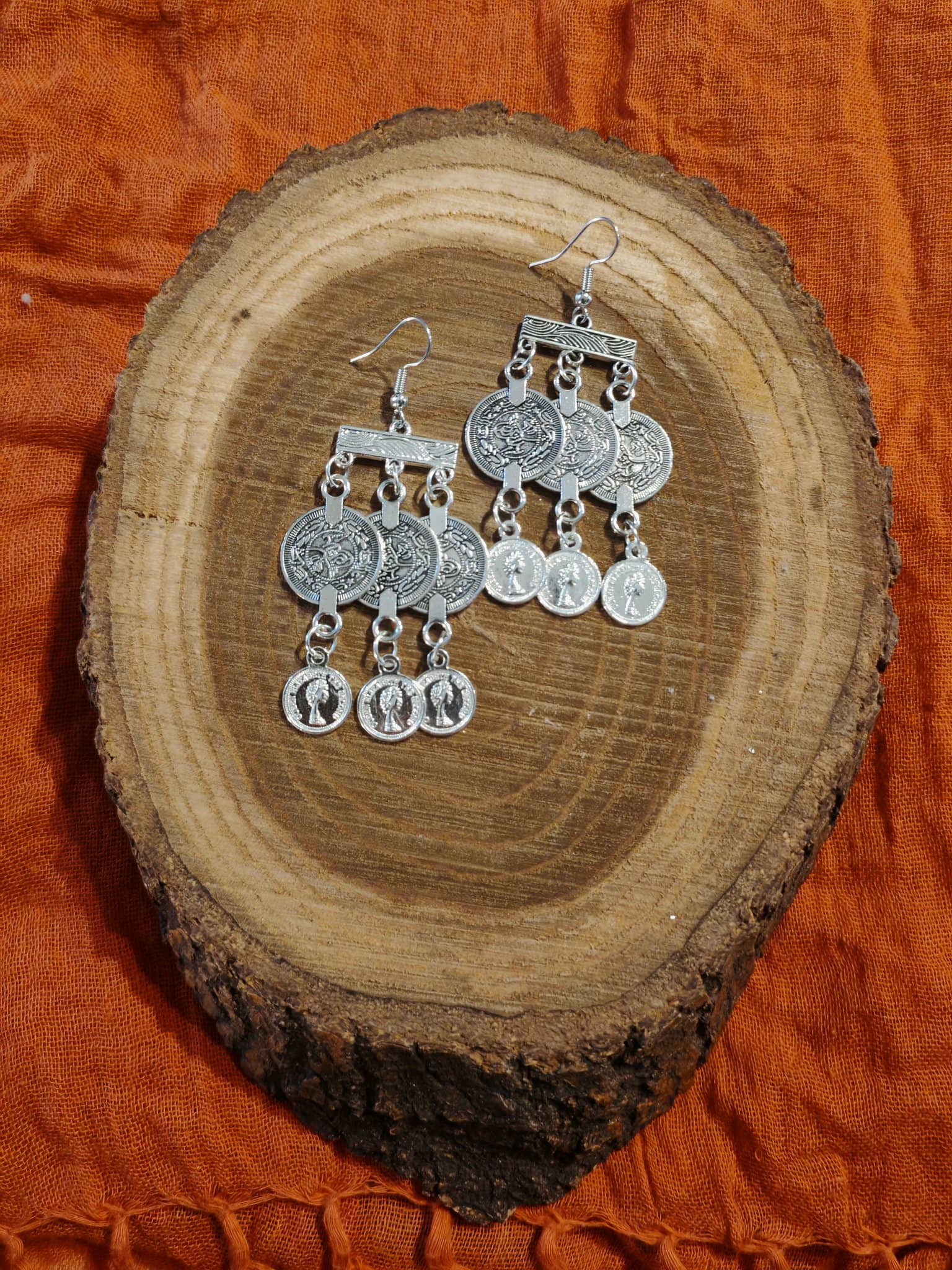 Dangling coin earrings - Image 4